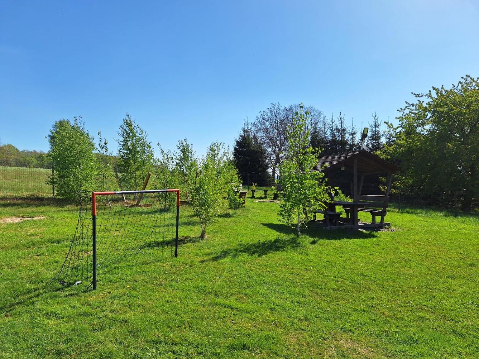 Camping, Zabierz Wlasny Namiot Kameralne Pole Namiotowe Z Basenem Kinem Plenerowym Miejscem Na Ognisko I Placem Zabaw Zywe Zwierzeta Agroturystyka Giebultow  외부 사진